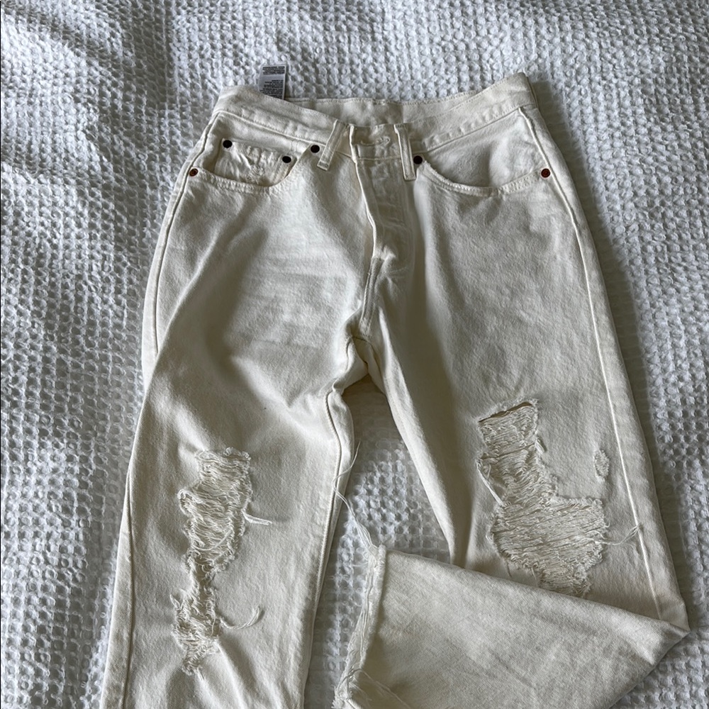 Women's white 501 premium cropped raw hem Jeans